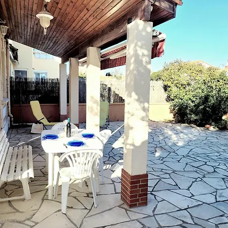 Charmante T3 Avec Terrasse A 500m De La Plage, Parfait Pour 4 Personnes - Fr-1-794-131 بيت للعطل *