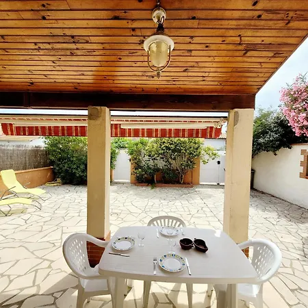 Charmante T3 Avec Terrasse A 500m De La Plage, Parfait Pour 4 Personnes - Fr-1-794-131 كانيه